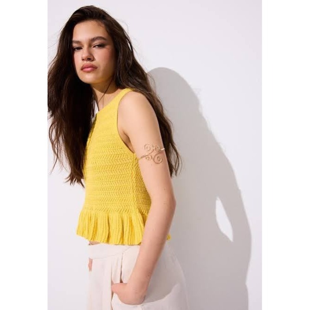Stradivarius Yellow Knit Peplum Sleeveless Top Size S 1570/906/300